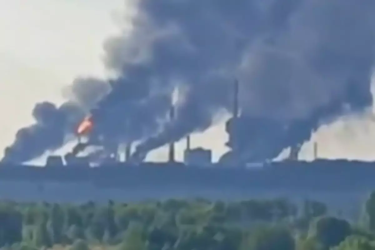 Атаки на НПЗ в Саратовской области и Татарстане подтвердили в Киеве