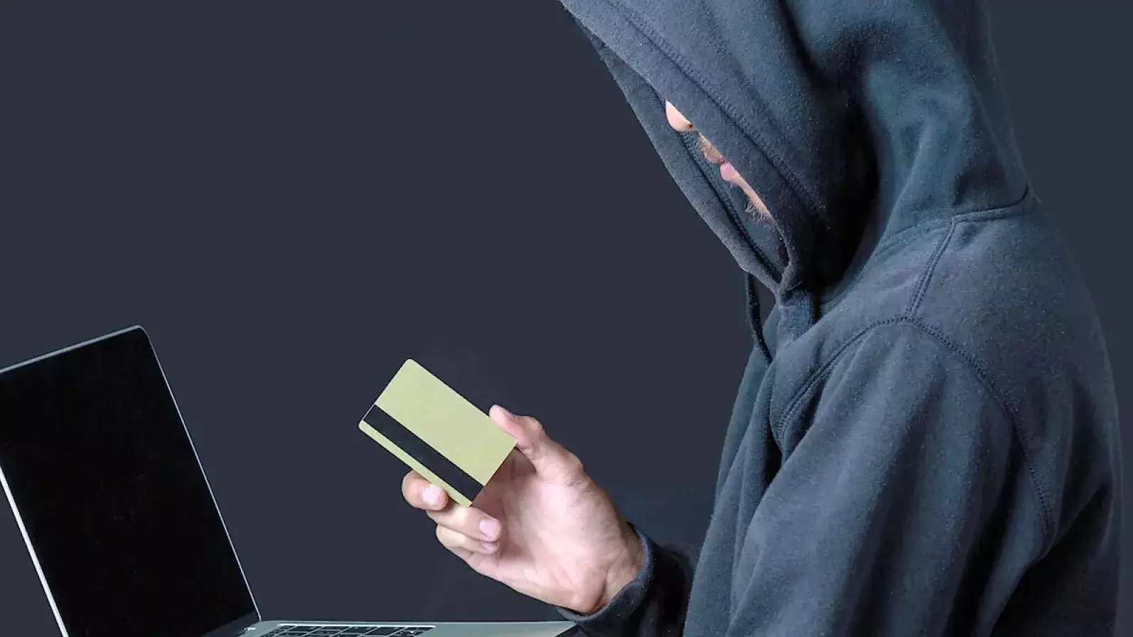 АФМ ликвидировало 33 сети дропперов: через их счета отмыли более 112 млрд тенге