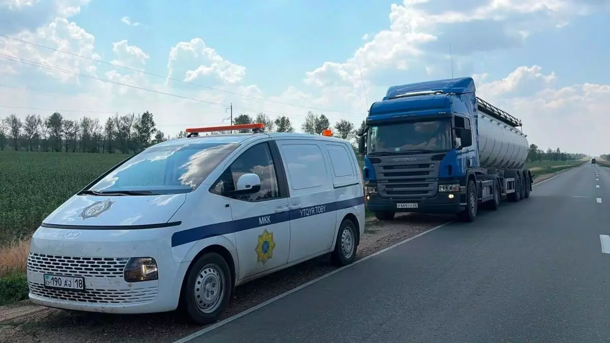 Более 16 тысяч литров топлива пытались вывезти из Казахстана