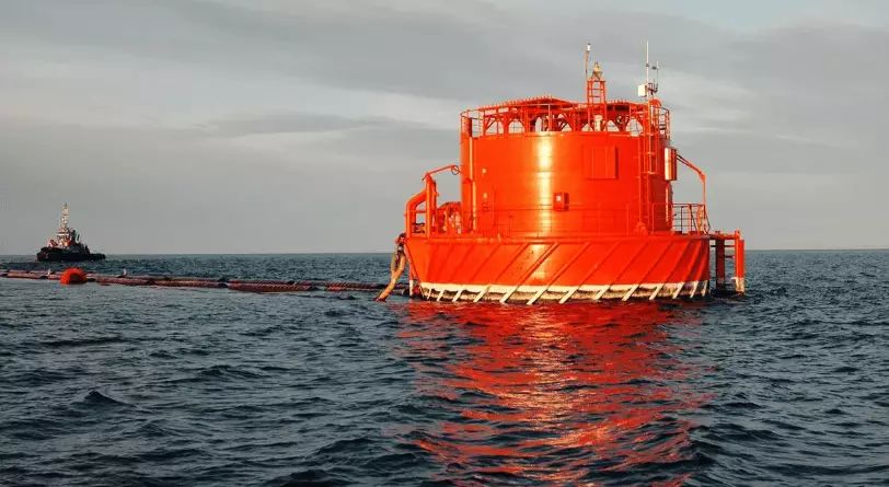 Танкер с казахстанской нефтью атаковали у побережья России