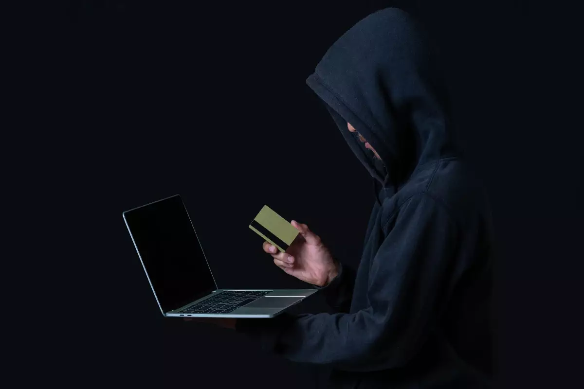 Қазақстанда алаяқтардың ақшасын өз шоттарынан өткізген 33 дропперлік топ ұсталды