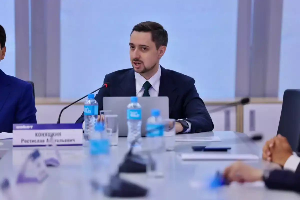 ЖИ және цифрлық экономика: «Әділет» партиясында стратегиялық сессия өтті