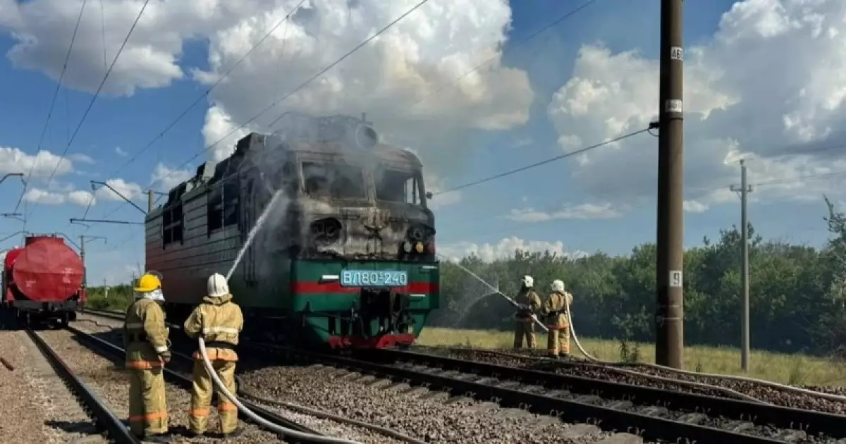   Ақмола облысында жүк локомотивінің машинист кабинасы өртенді   