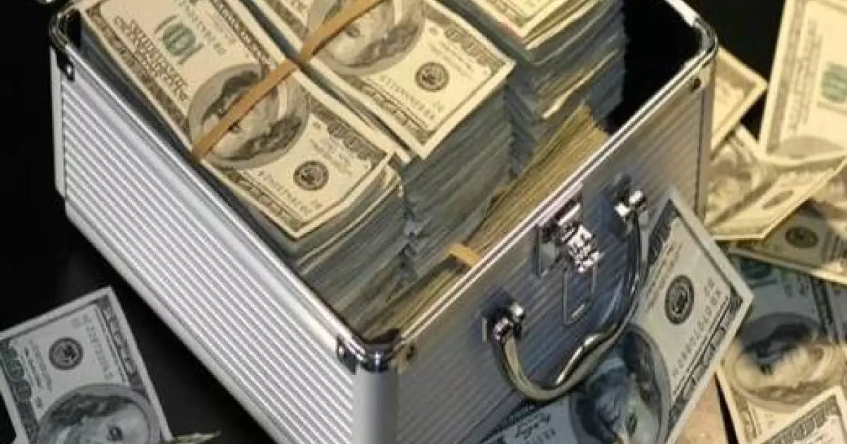 Көлігінің жүк салғышына 350 мың доллар жасырған шетелдік «Қордай» өткізу бекетінде ұсталды 