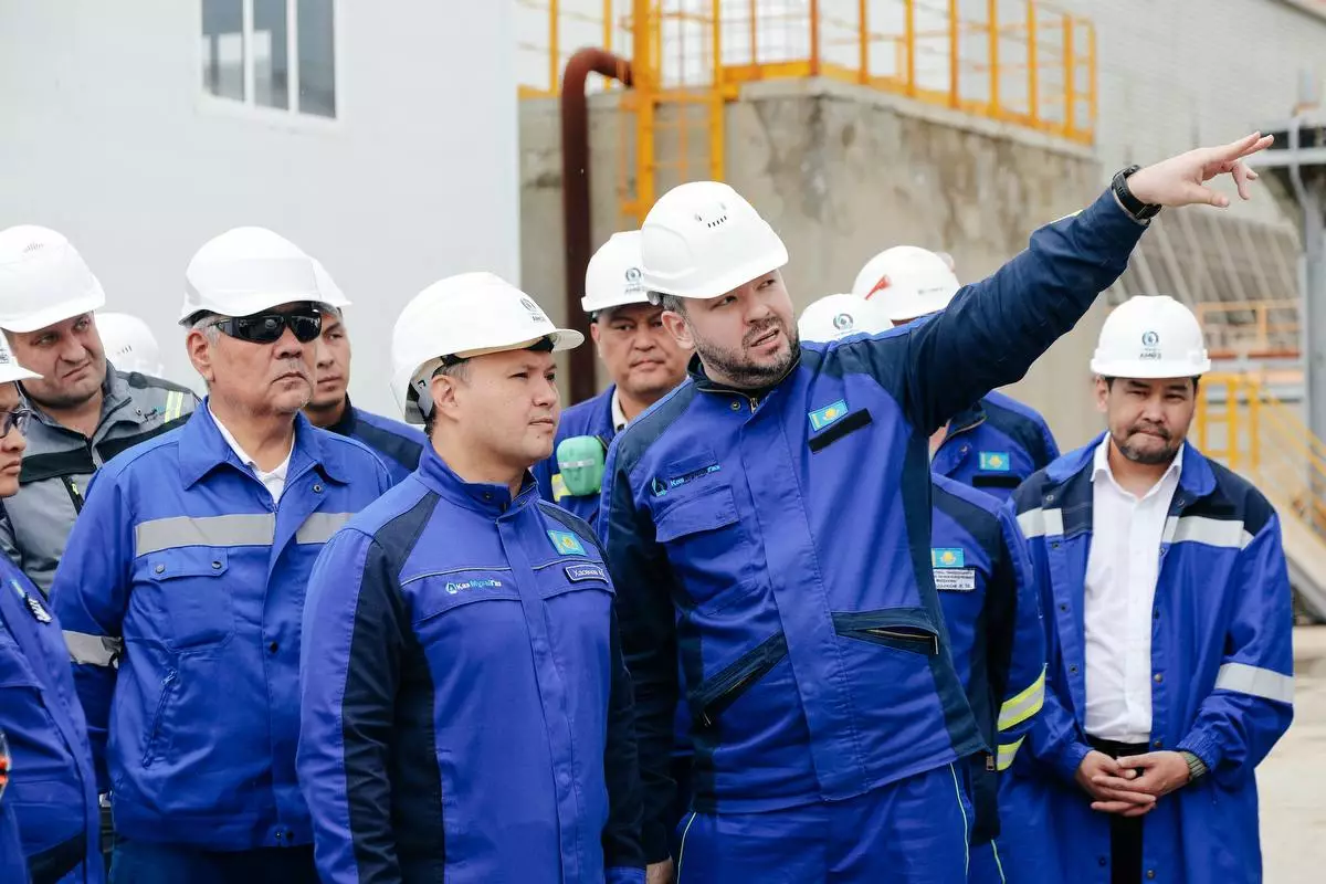 Глава КМГ проверил ход планово-предупредительных работ на АНПЗ