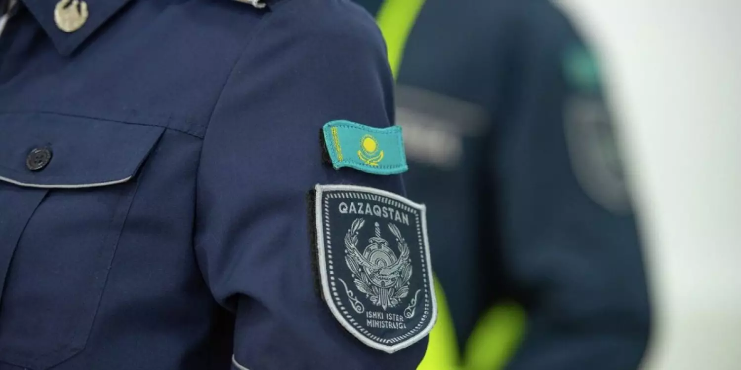 Полицейлерді боқтаған мас әйелдің ісі сотқа дейін жетті