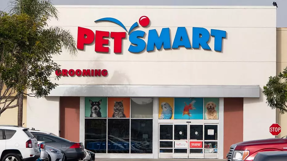 Единственный магазин PetSmart в Сан-Франциско закроется, поскольку онлайн-покупки и доставка в тот же день меняют рынок товаров для животных.