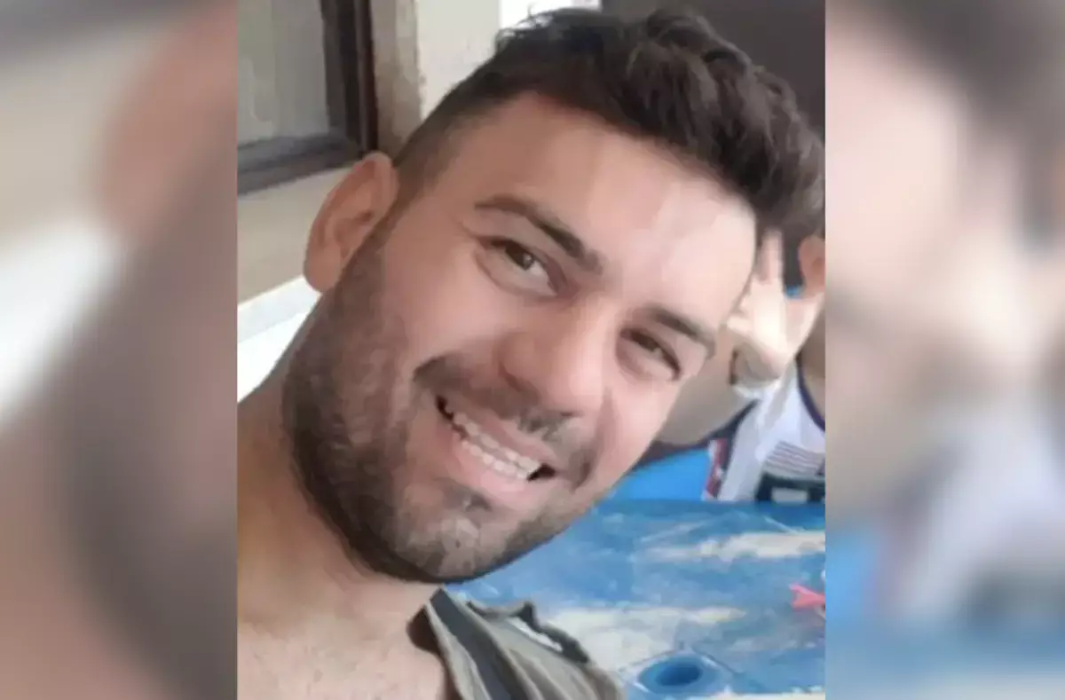 Рыбак не поверил своим глазам: к берегу прибило скелет, пристегнутый к кайтборду - новости на Lada.kz 09.07.2026