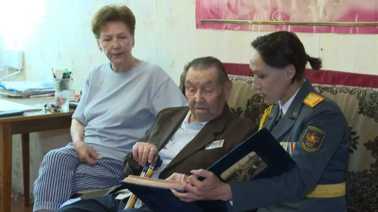 Ветеран войны из Тараза отмечает 100-летний юбилей