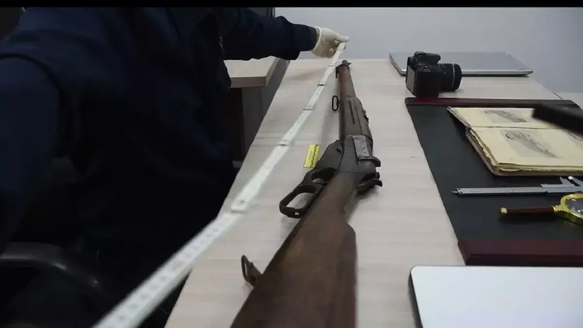 Житель Атырау принес в полицию легендарный Winchester XIX века - новости на Lada.kz 09.07.2026