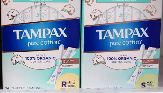 Управление по санитарному надзору за качеством пищевых продуктов и медикаментов США заявляет, что металлы в тампонах не представляют угрозы для здоровья.