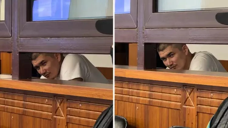 "Бір нәрсе күлкілі ме?": Төрт адамды өлтірген күдікті сот залында мәз болды
