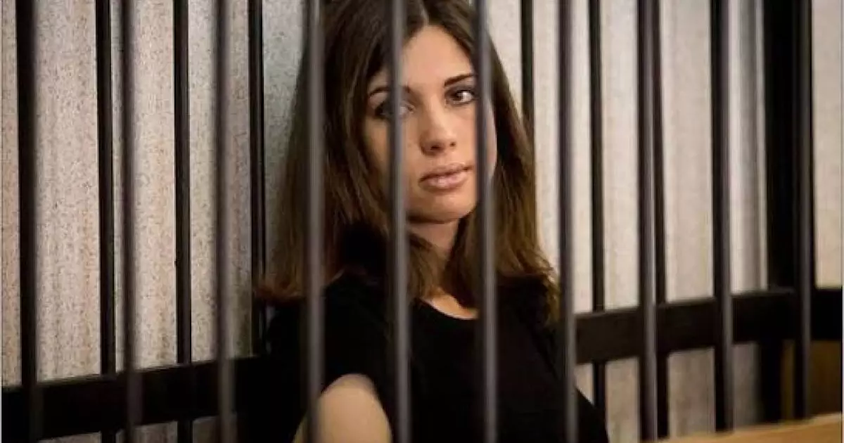  Көкшетауда қазақ әндерін балағаттаған әйел 8 тәулікке қамалды 