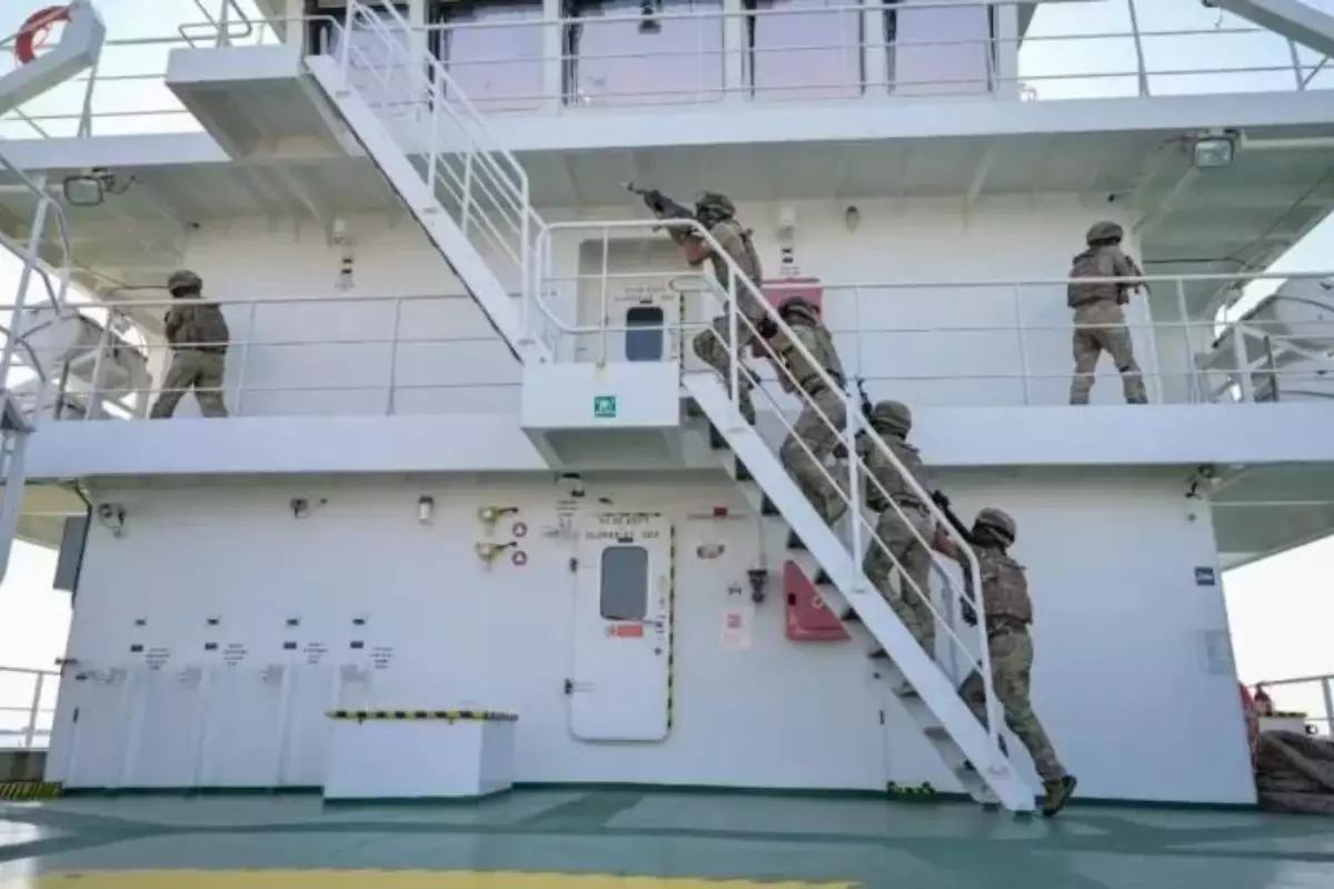 Спецназ на катерах и сирены: в Атырау проходят антитеррористические учения