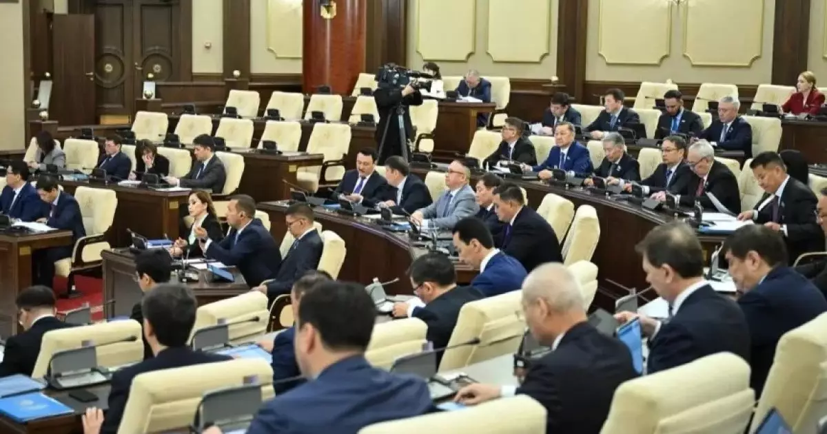  Ерлан Қарин, Асхат Аймағамбетов, Бағдат Мусин: Әділет партиясы Құрылтай сайлауына 186 кандидатты ұсынды 