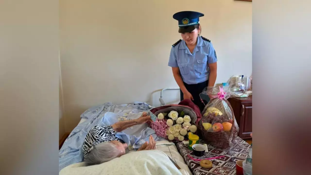 Документ с доставкой на дом: полицейские помогли 99-летней жительнице Тараза