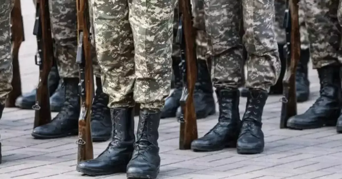  Ақтөбеде сарбазды ұрып-соққан сержант сотталып кетті 