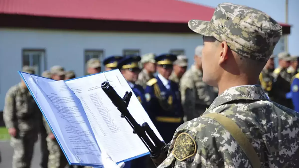 Ақтөбеде сарбазды ұрған сержант сотталды