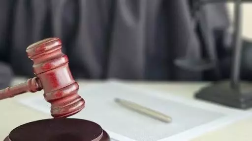 В Кокшетау женщину наказали арестом после конфликта из-за казахских песен 