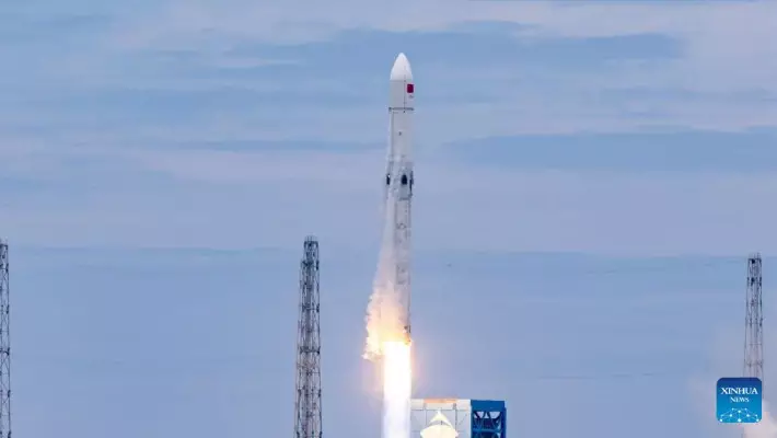 Китай впервые успешно испытал многоразовую космическую ракету
