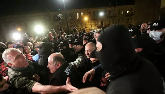 Грузинский оппозиционный политик приговорен к 13 годам тюрьмы по обвинению в терроризме.