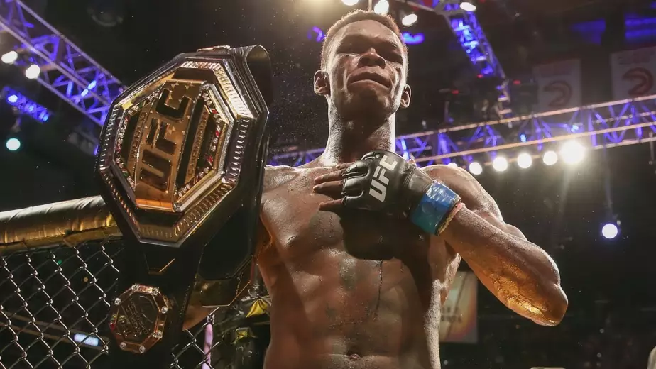 Исраэль Адесанья покинул свою команду после 16 лет истории и титула UFC