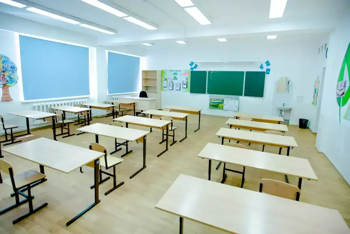 Прием в первый класс продолжается: казахстанцам напомнили, как подать документы