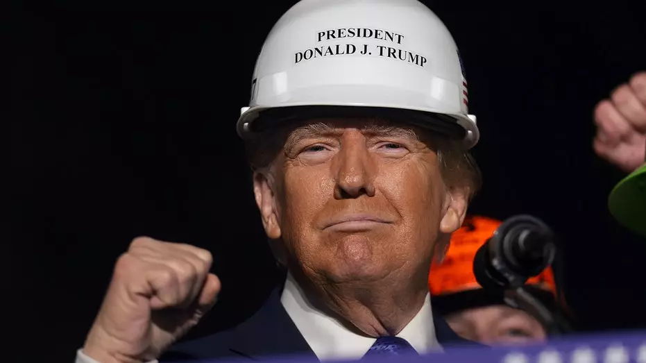 Трамп празднует инвестиции Micron в размере 250 миллиардов долларов, заявляя, что Америка начинает масштабные стройки.