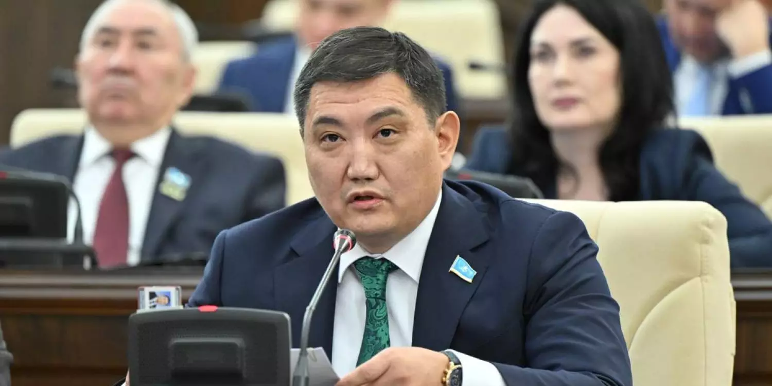 «Енді мен еркінмін»: Партиялық тізімге енбей қалған Бақытжан Базарбек халыққа үндеу жасады