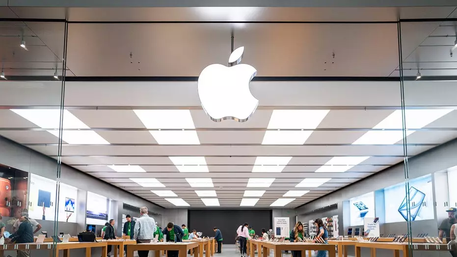 Apple обвиняет OpenAI в том, что компания просила кандидатов приносить на собеседования прототипы Apple.
