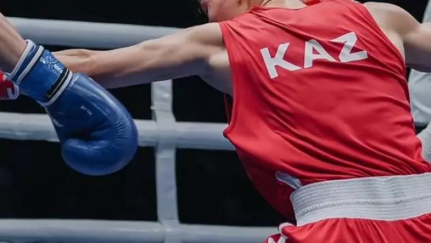 Со счетом 4:1 завершился бой Казахстан - Узбекистан за медаль ЧА-2026 по боксу