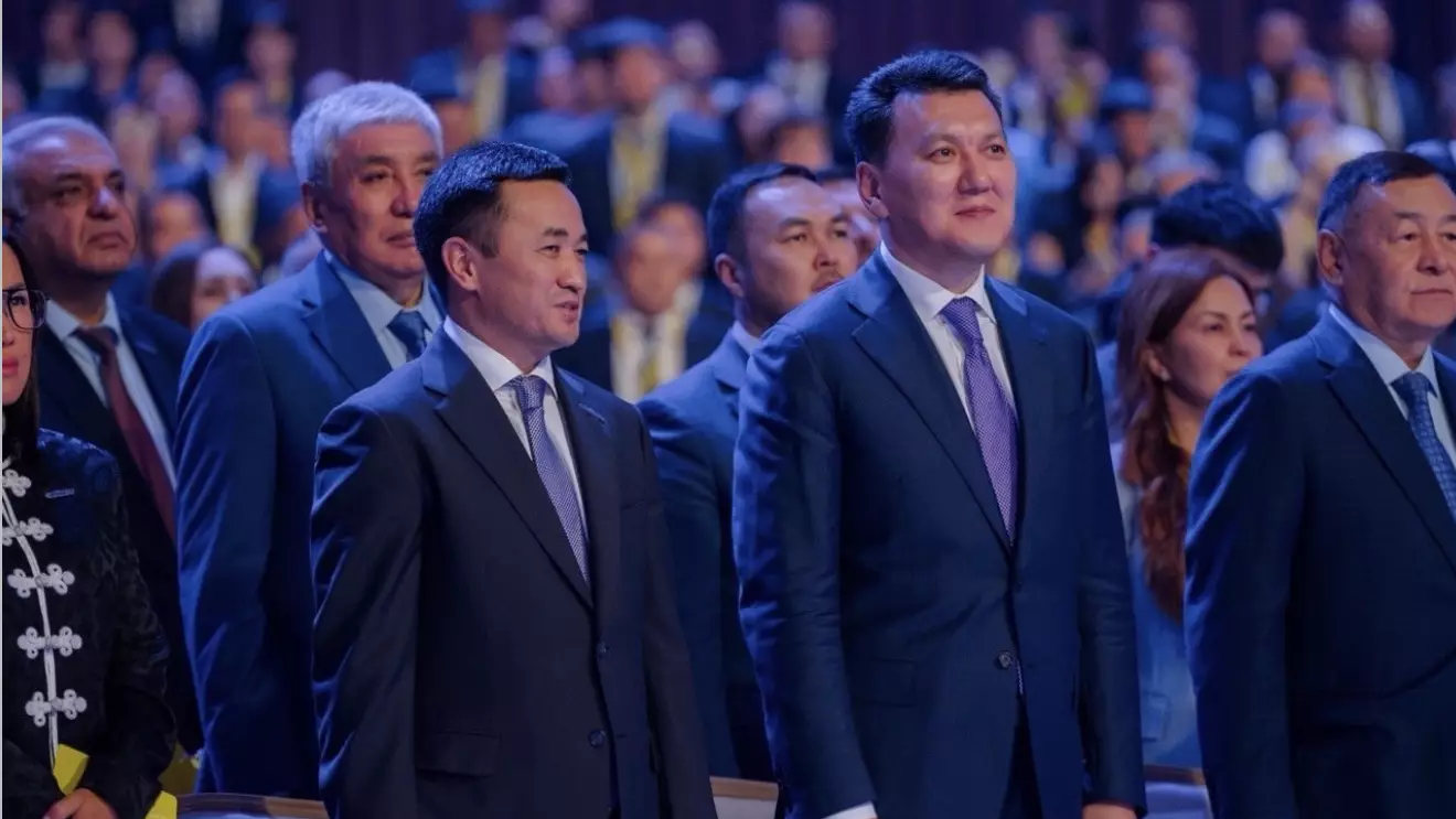 «Маңызды мәселелер қаралды»: Ерлан Қарин «Әділет» партиясының съезіне қатысты мәлімдеме жасады