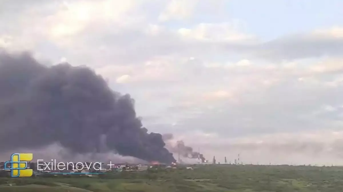 В Сызрани после атаки дронов вспыхнул пожар в районе НПЗ