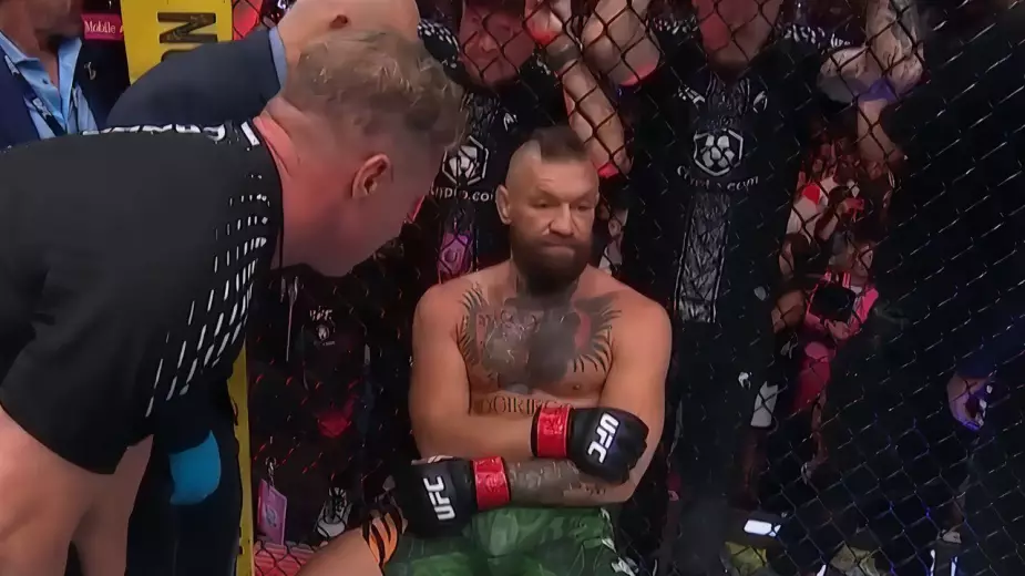 Поединок Конора Макгрегора и Макса Холлоуэя на UFC 329 завершился неожиданным исходом