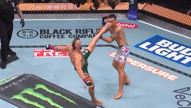 Макгрегор потерпел досрочное поражение после возвращения в UFC