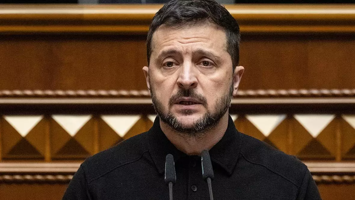 "Майдан шебі мен шекаралық аймақтардағы жұмысты күшейту қажет". Зеленский Украина үкіметін жаңартамын деп қауырт мәлімдеме айтты