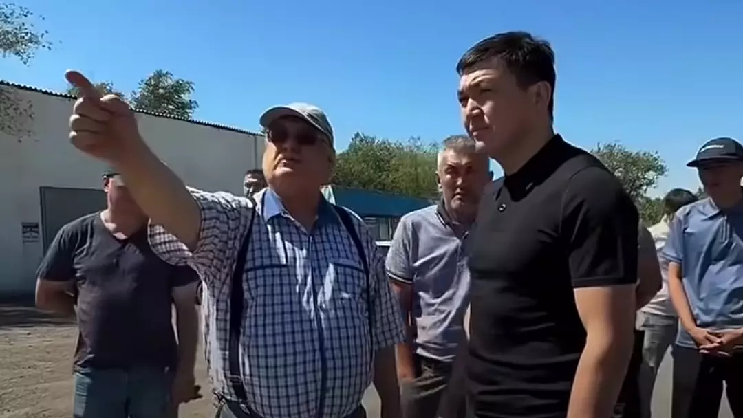«Өкілетін асыра пайдаланды»: Екібастұз әкімінің мәлімдемесі желіде қызу талқыға түсті (ВИДЕО)