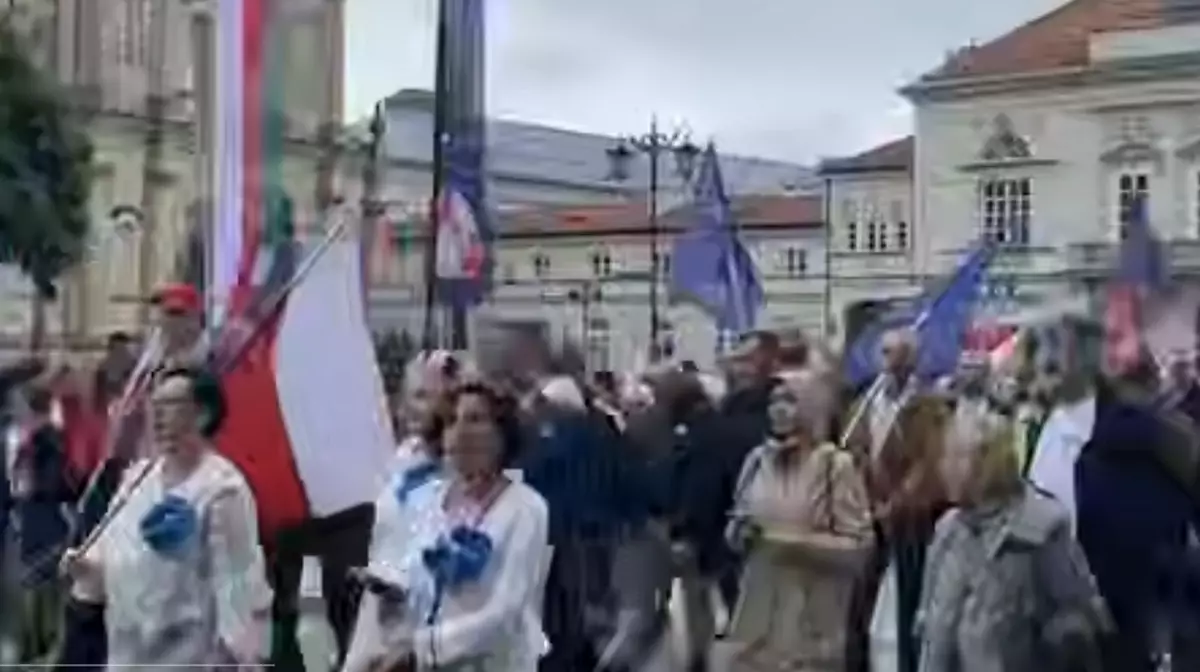 В Варшаве прошел "Волынский марш" с призывами прекратить помощь Украине