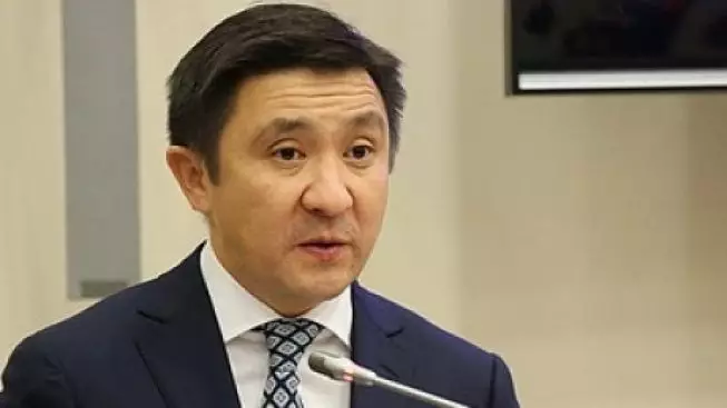 Миллиард теңге жымқырып, үш жылға сотталған Қожағапанов бостандыққа шықты