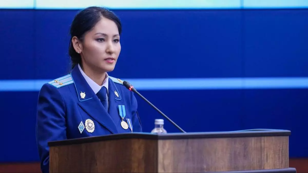  `Біз сізді қолдаймыз`: Айжан Аймағановаға бұрынғы әріптестері ерекше сый жасады (ВИДЕО) 