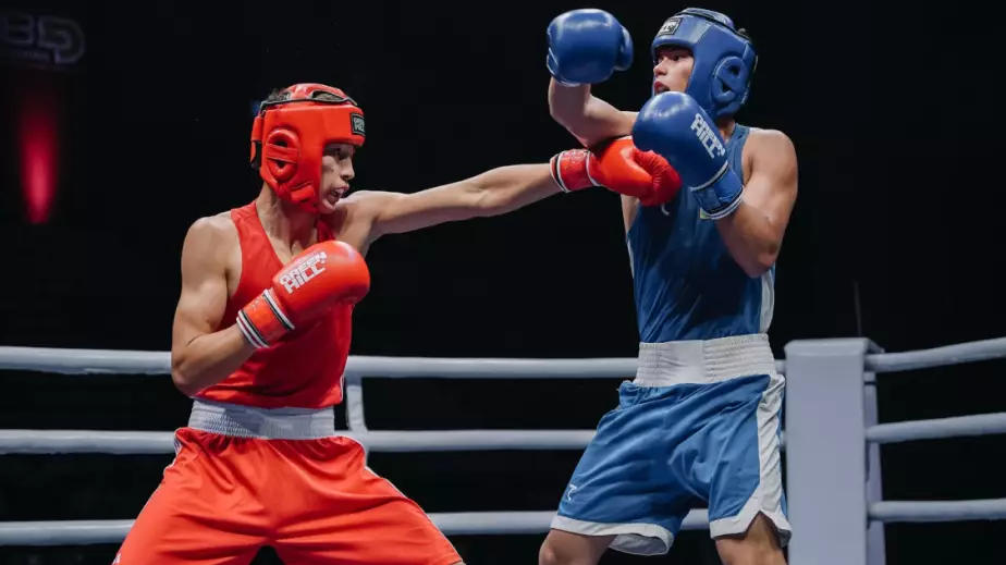 Казахстанский боксер не оставив шансов сопернику вышел в финал чемпионата Азии