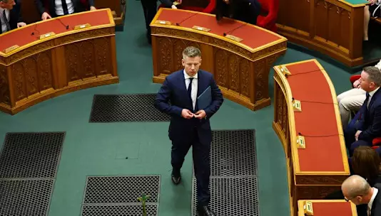 Парламент Венгрии готовится отстранить президента в рамках перераспределения власти Мадьяром.