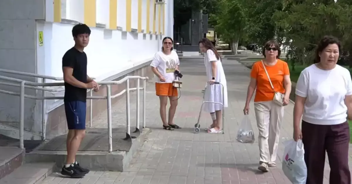  «Күнде мені өлтіруді сұрайтын едім»: Ауыр жол апатынан аман қалған қыз жанайқайын айтты 