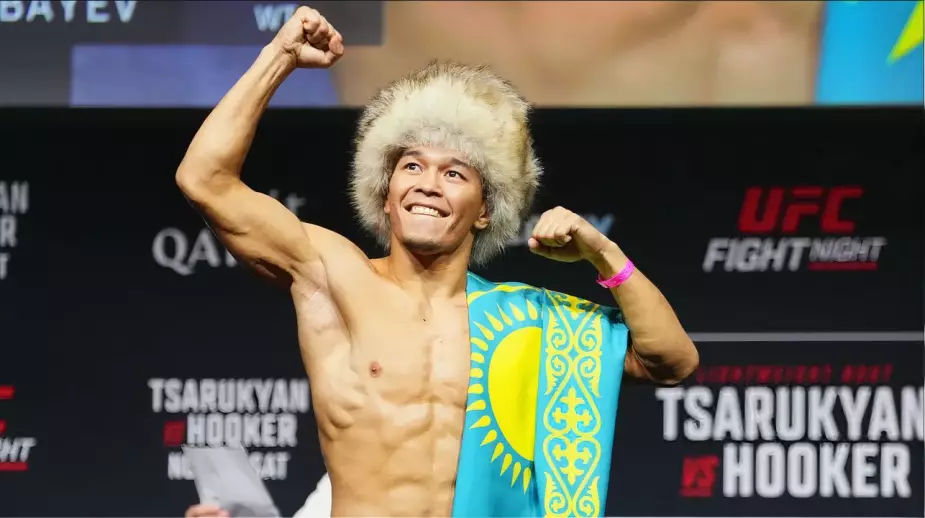 Асу Алмабаев вошел в топ-5 рейтинга UFC