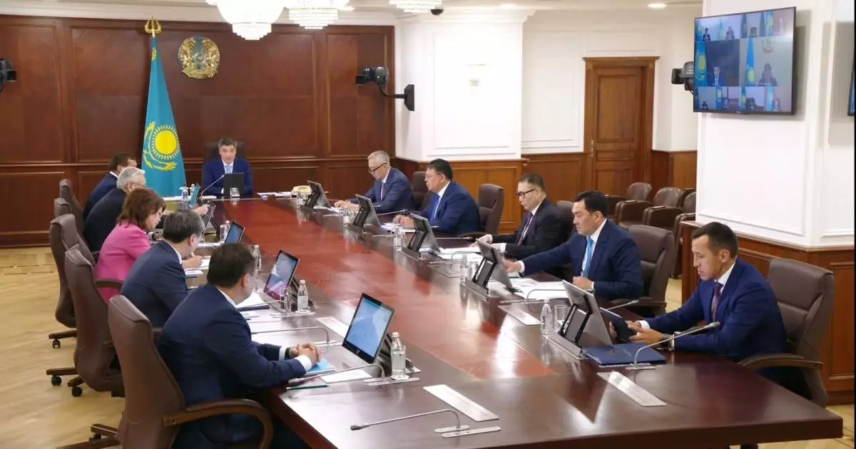  Бектенов «Самұрық-Энерго» басшысы Қайрат Мақсұтовтың жұмысын сынға алды 