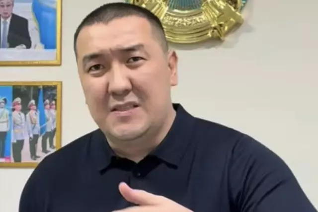 Алматыда блогер Әділетхан Молдахан сотталып кетті