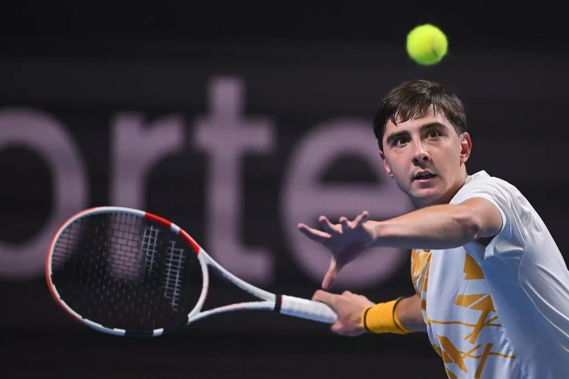 Казахстанец начал турнир ATP с яркой волевой победы