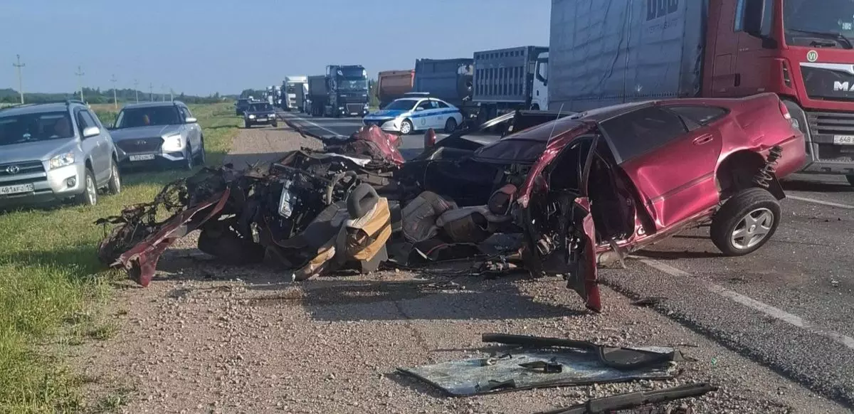 Восемь человек пострадали в ДТП на севере Казахстана