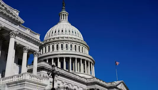 Палата представителей США приняла законопроект о переходе на постоянное летнее время.