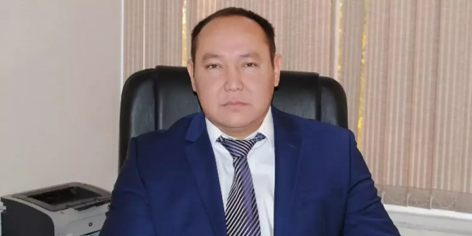 Талдықорғандық депутат бір коттеджді үш адамға сатып жіберіп сотталды
